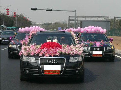 奧迪車隊(600元/天 8小時80KM含司機工資+油費)